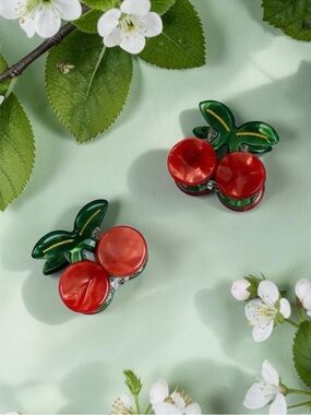Cherry mini hair, claw clips barrettes, hairpins hair, accessories set of 6 NWT